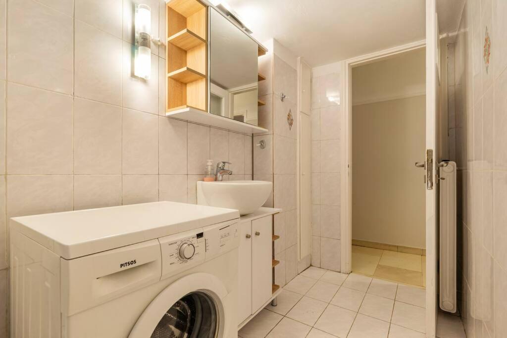 Apartment Spacious 2 Bedrm In Pangrati Center *