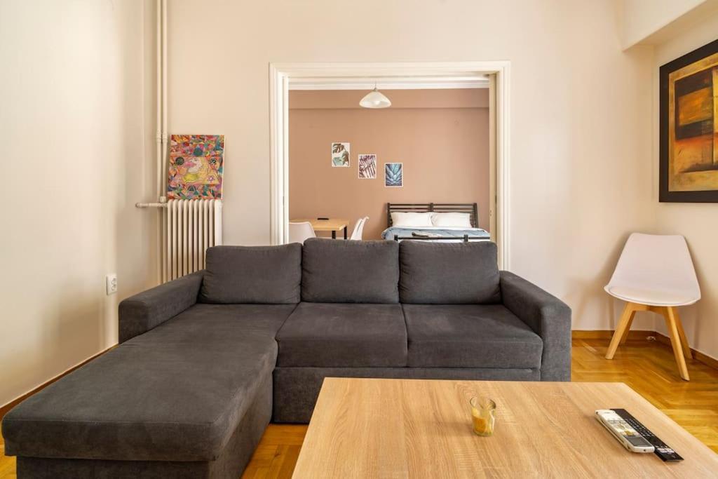 Spacious 2 Bedrm In Pangrati Center Apartment *