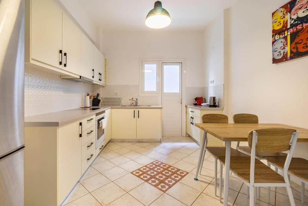 Apartment Spacious 2 Bedrm In Pangrati Center *