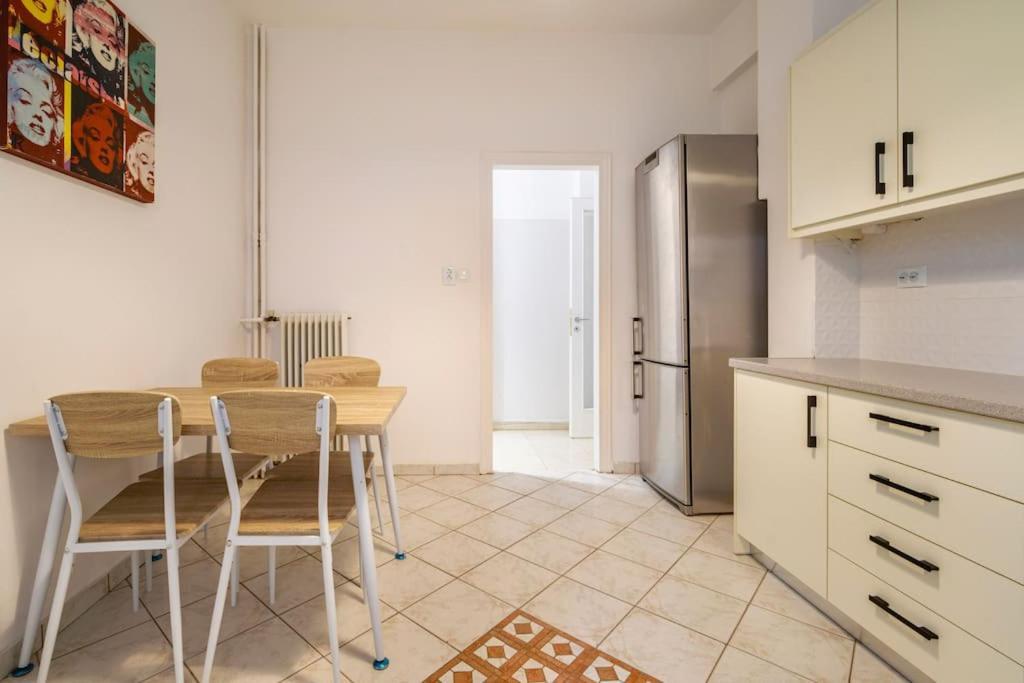 Spacious 2 Bedrm In Pangrati Center Athens