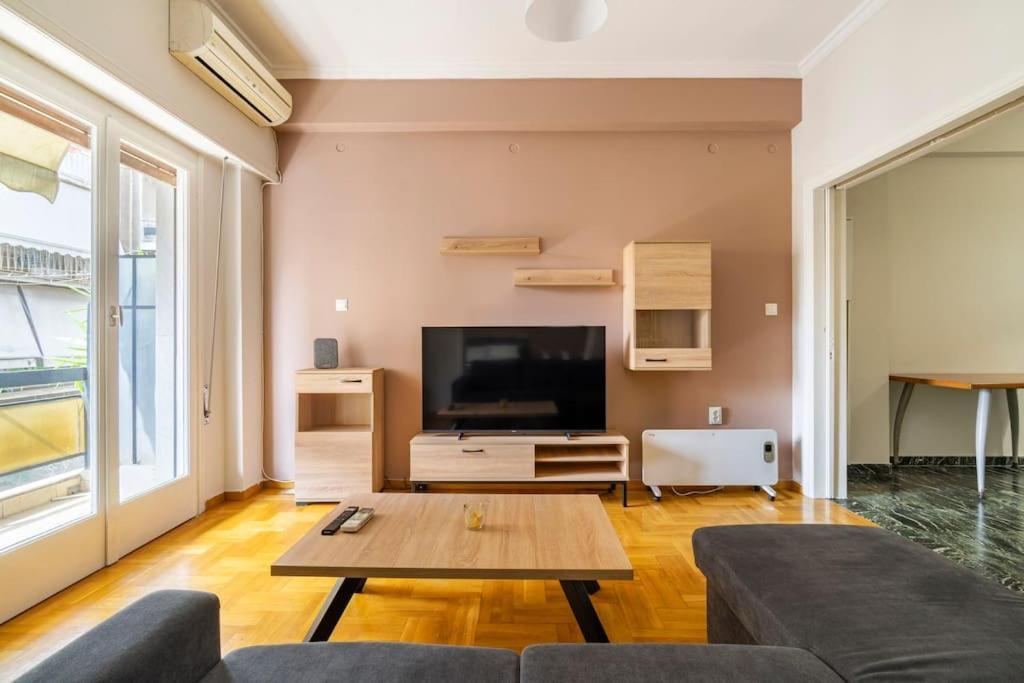 Spacious 2 Bedrm In Pangrati Center