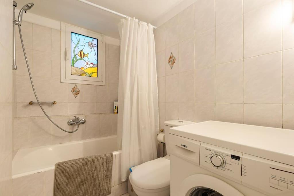 Spacious 2 Bedrm In Pangrati Center *