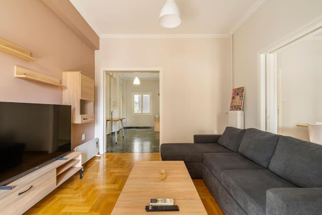 Spacious 2 Bedrm In Pangrati Center